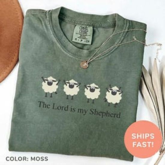 Gesticktes Schaf-T-Shirt: Christian Comfort Colors Unisex-T-Shirt