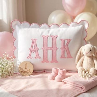 Personalisierter Kissenbezug mit Monogramm | Erinnerungskissen mit gewelltem Rand fürs Kinderzimmer
